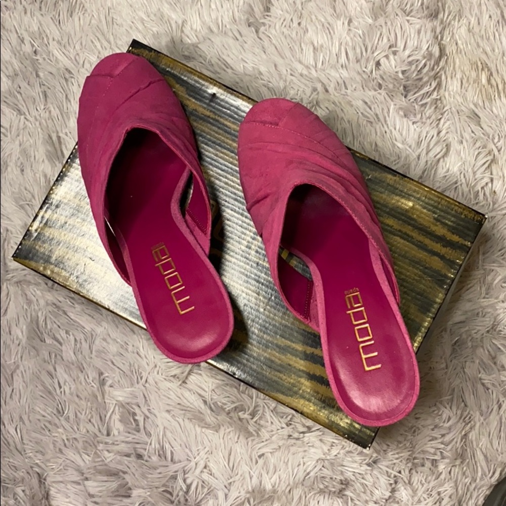 Moda Spana magenta open toe slides....BNIB